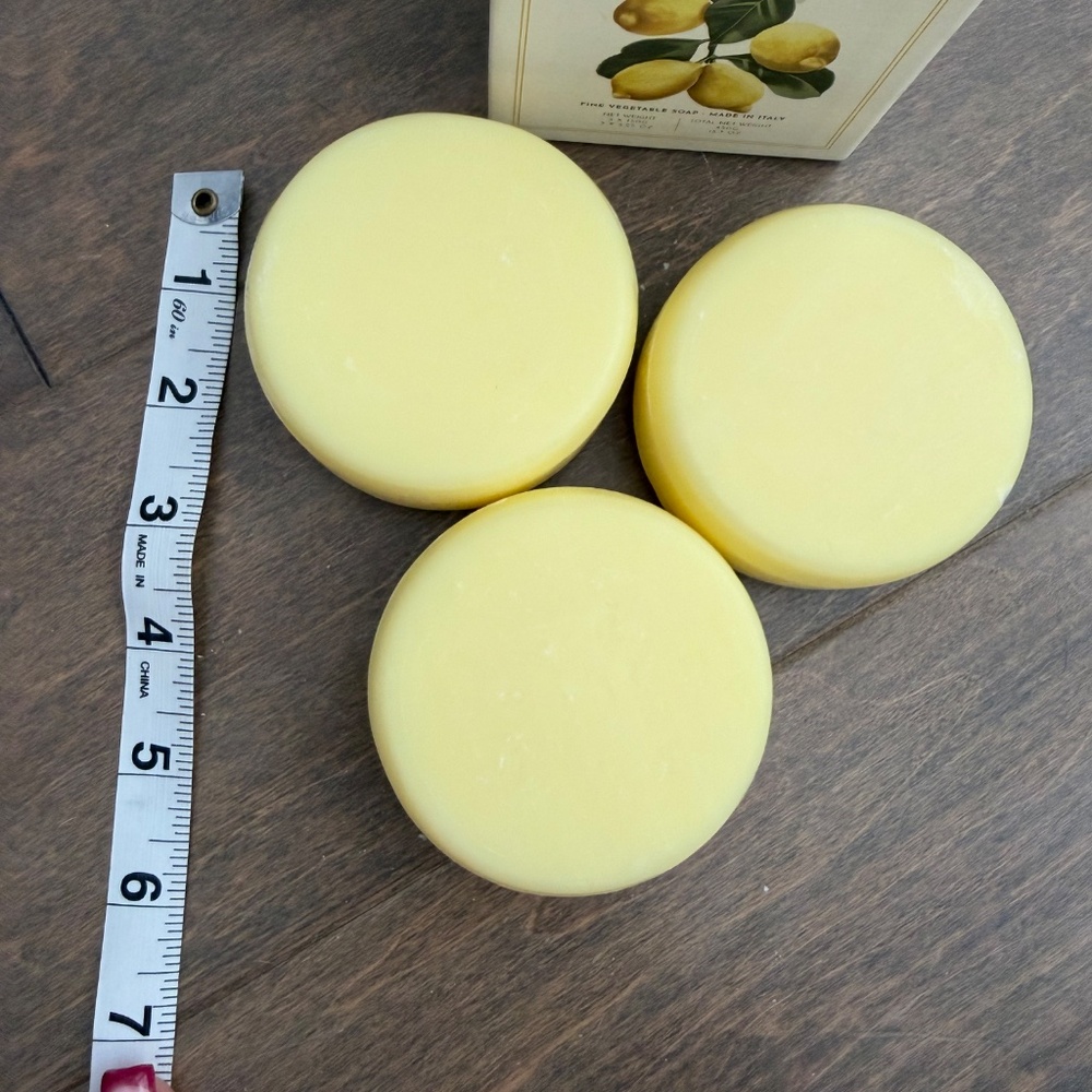 Fine Vegetable Italian Lemon Soap - Picture 4 of 6